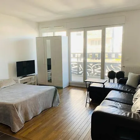 Studio à 9 Min à Pieds De Mairie De Ouen Appartamento *